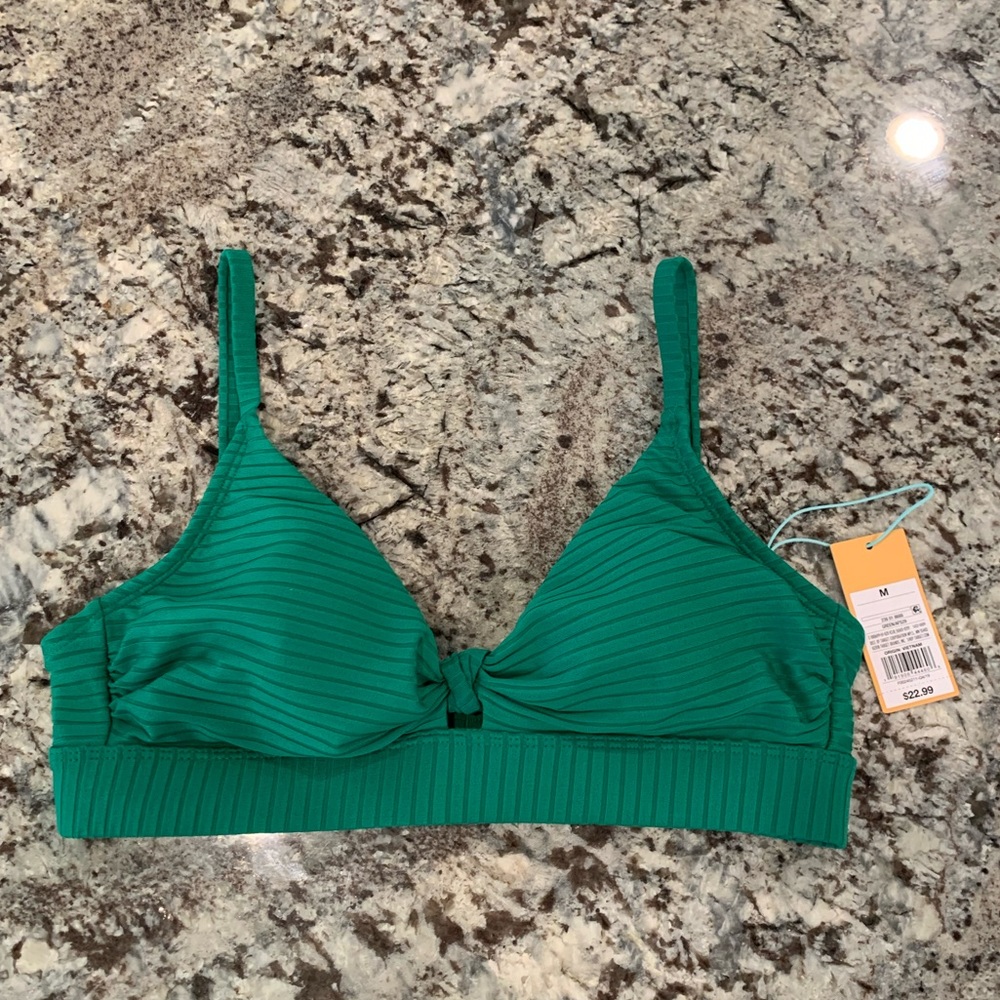 Target Bikini Top- Size M NWT